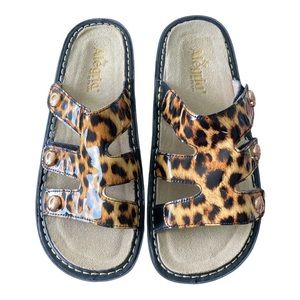 NEW Alegria Dinah Leopard Print Slide Sandals Size 40 MSRP $120